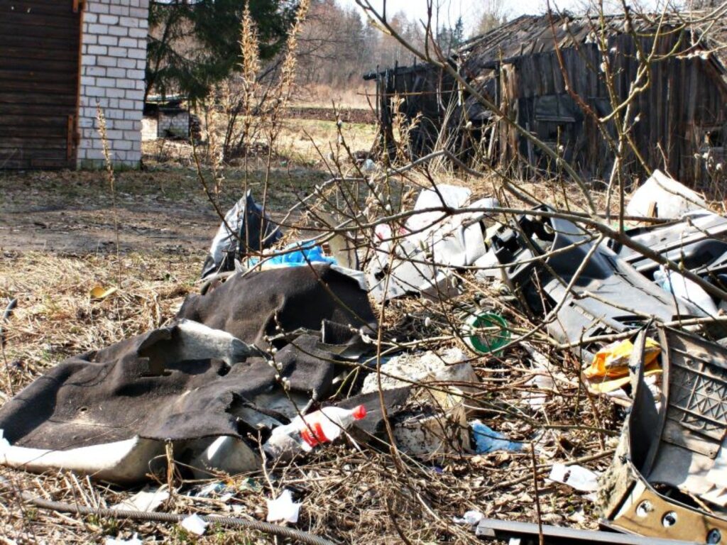 Valkā: aiz gaisa tilta pa kreisi aiz garāžām
Autors: Lietotāja foto