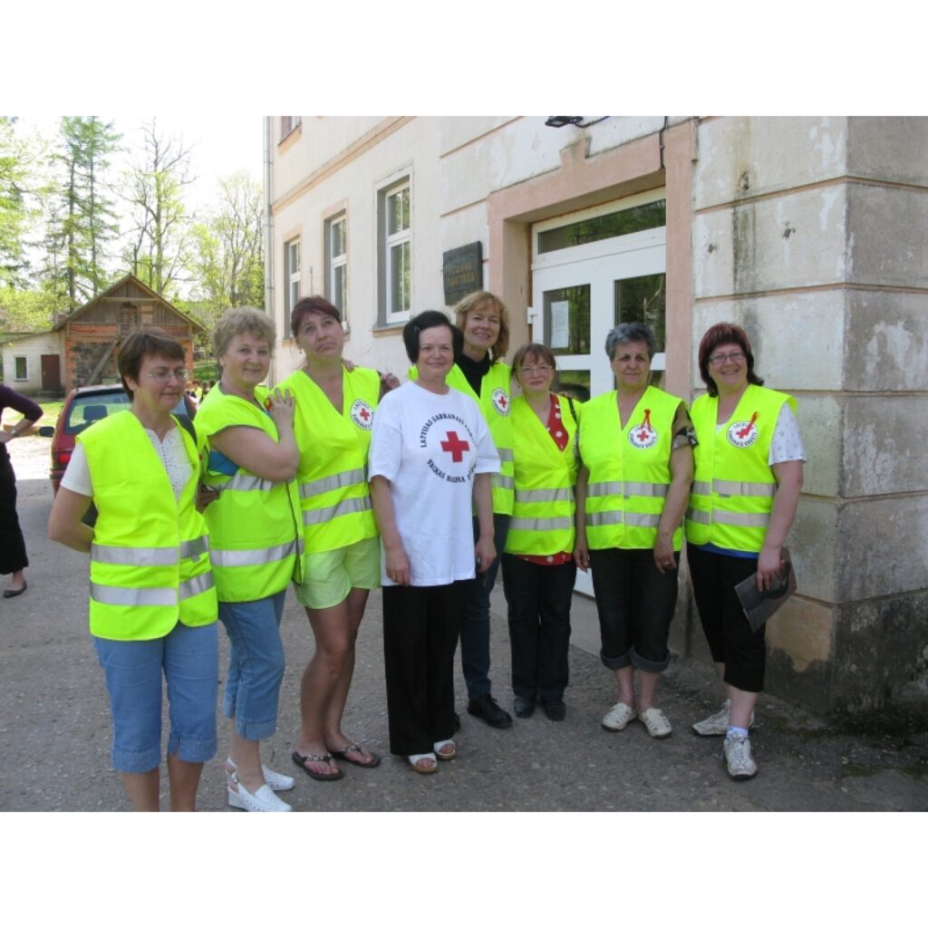 Šodien Vijciemā norisinājās Latvijas Sarkanā Krusta rīkotās pirmās palīdzības sniegšanas sacensības skolēniem, kurās piedalījās skolēnu komandas no Smiltenes un Valkas novadiem. Pirmo vietu ieguva Smiltenes ģimnāzijas komanda, otrā - ...
Autors: Sarmīte Ozola