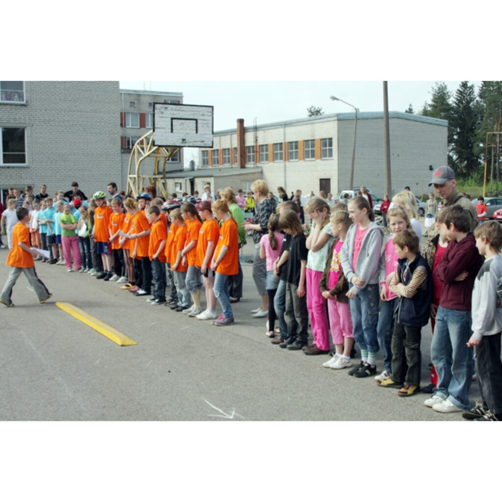 Fotomirkļi no Jauno satiksmes dalībnieku foruma, kas tradicionāli notiek Valkā.
Autors: Aldis Dubļāns