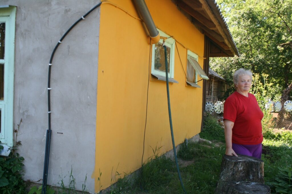 Mārīte Iesalniece par sētas lepnumu uzskata pirms dažiem gadiem pabeigto piena māju, kas atbilstot visiem Eiropas standartiem.
Autors: Aivars Zilbers