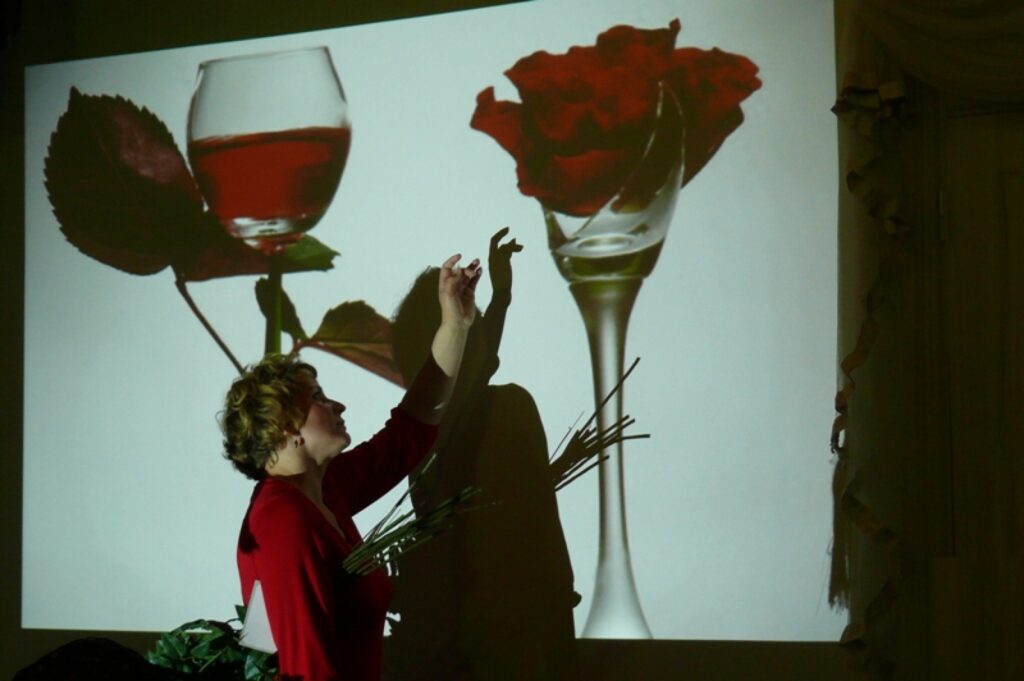 Valkas pilsētas teātris Balvos izrādīs savu jaunāko darbu – Nikolaja Rutkovska “Bergmaņa sievietes”.
Autors: Aldis Dubļāns