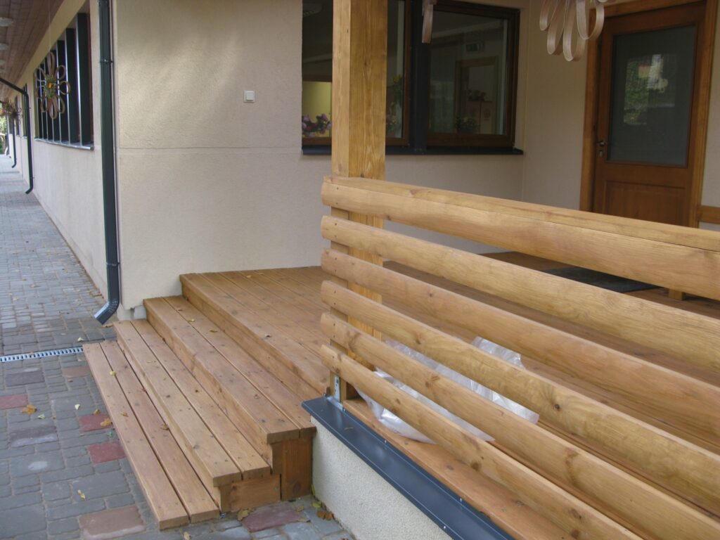 Rekonstruējot Smiltenes bērnudārzu Mētras ielā, projektētāji nav ņēmuši vērā to, ka videi jābūt pieejamai arī cilvēkiem ar kustību traucējumiem. Ar ratiņkrēslu ēkā nevar iekļūt.
Autors: Sandra Pētersone