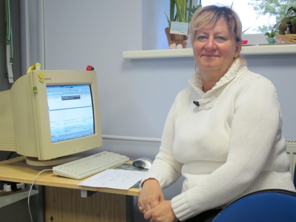  Valkas ģimnāzijas medicīnas māsai Irinai Haugai darba dienās iznāk maz kustēties, tāpēc viņa ar prieku strādā savā dārzā un darbojas virtuvē.
Autors: Inga Karpova