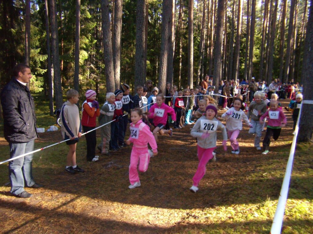 Smiltenes novada rudens krosā sacentās pavisam 355 skolēnu dažādās vecuma grupās.
Autors: No personīgā arhīva