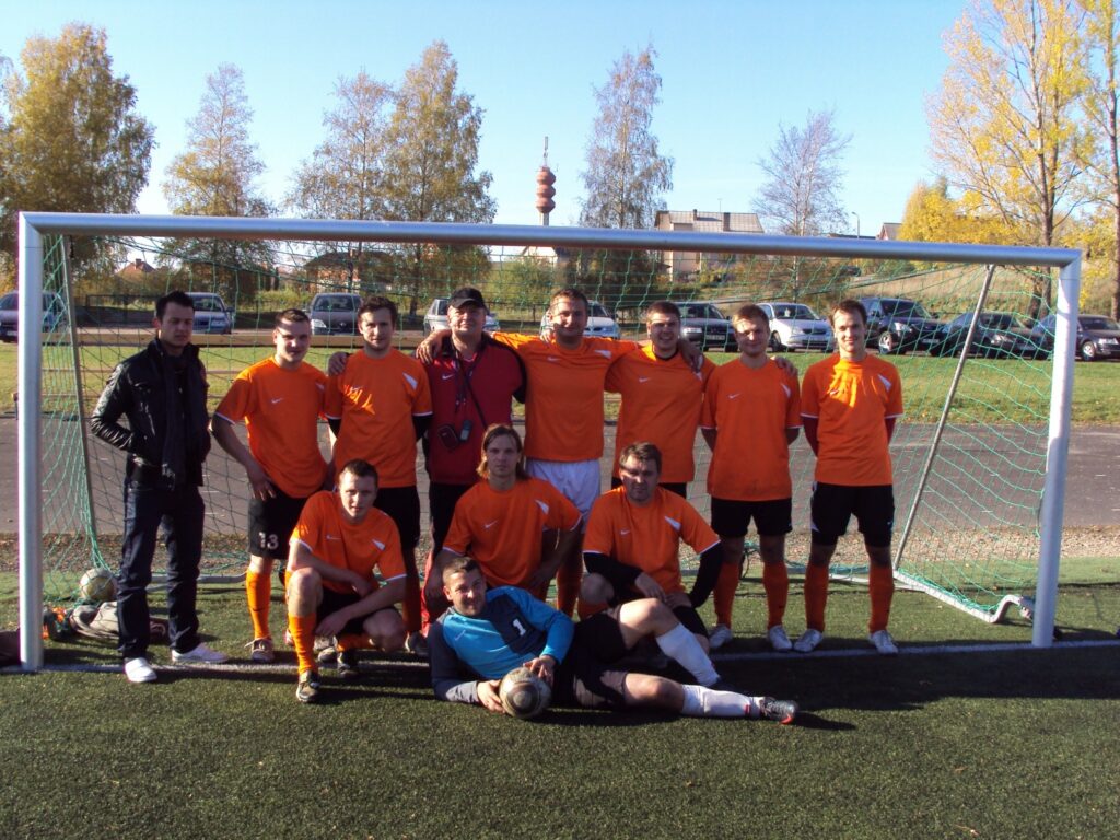 Sestdien Smiltenē Taizeļa kausu futbolā izcīnīja komanda “Meža saimnieks/SAMS”.
Autors: No personīgā arhīva