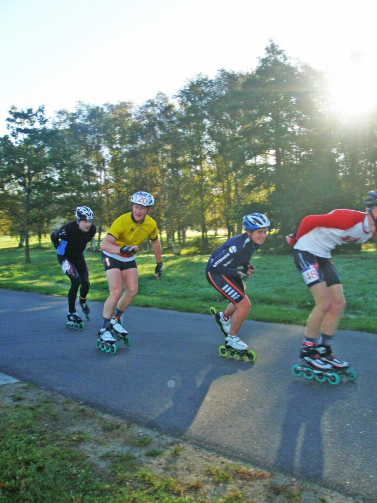 Ainārs Mazurs (vidū) Tallinas maratonā pārbauda savu fizisko sagatavotību. 
Autors: No personīgā arhīva