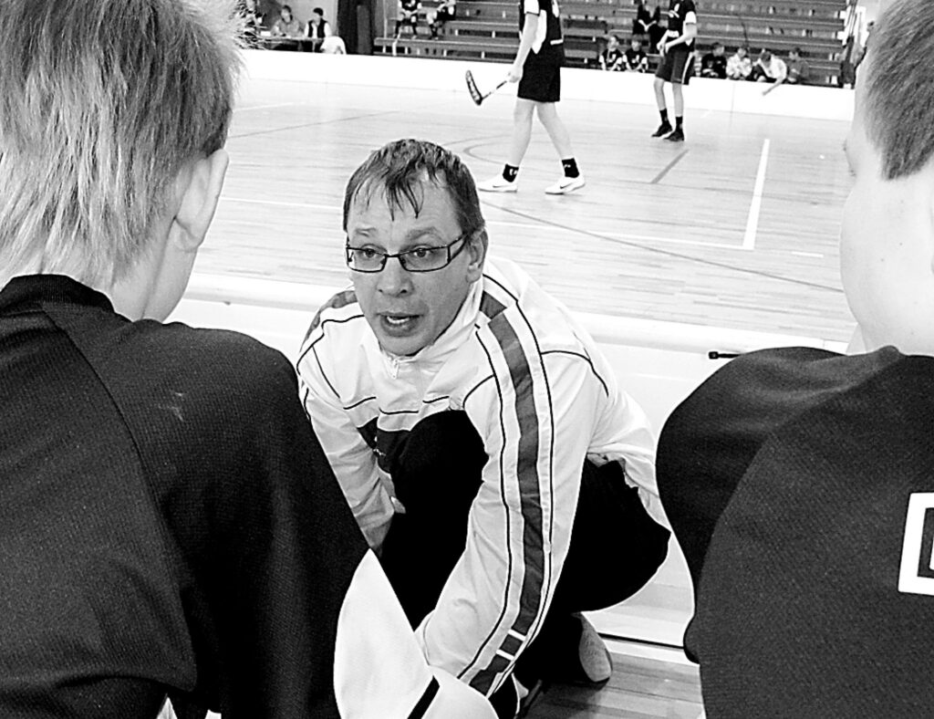 Florbola treneris Ilvars Rullis šogad strādā ar četrām komandām.
Autors: Aldis Dubļāns