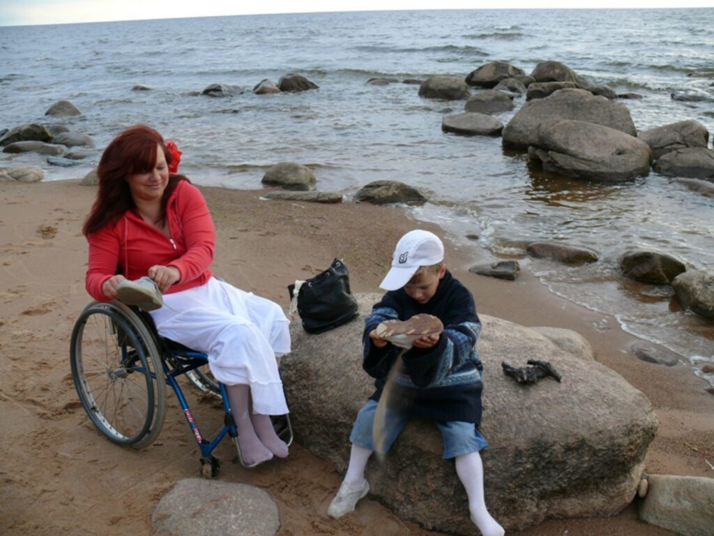 Valcēniete Inga Klempere ir nešķirama ar savu sešus gadus veco dēliņu Kristiānu. 
Autors: No personīgā arhīva