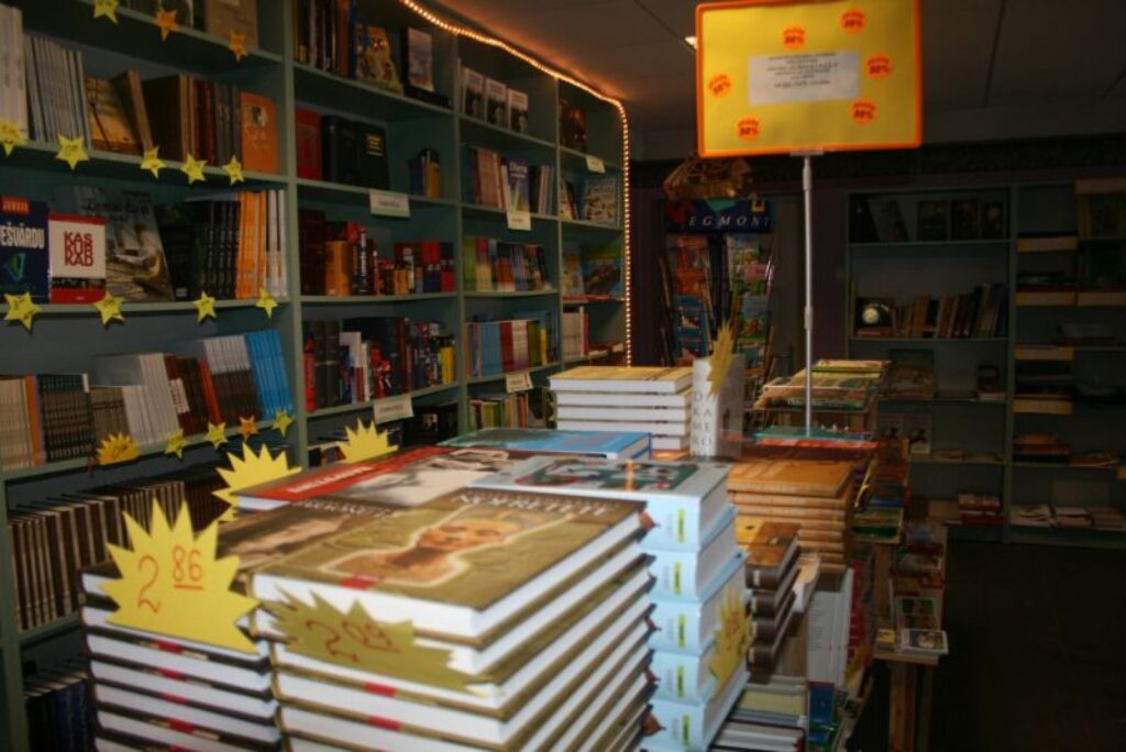 Apgāds “Jumava” grāmatas grib pārdot ne tikai grāmatnīcās, bet arī pa pastu un sāk to darīt, solot 20 tūkstošus. 
Autors: Aivars Zilbers