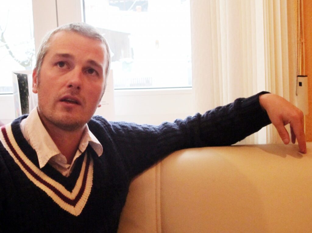 “Postimees” žurnālists Miks Salu uzskata, ka 10 valcēniešu pārcelšanās uz dzīvi Valgā tāds sīkums vien ir un par to nevajadzētu satraukties. 
Autors: Aldis Dubļāns