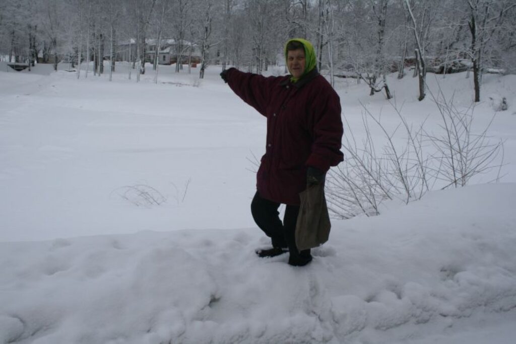 Lugažu iedzīvotāja Gaļina Kosemae uzskata, ka muižas dīķī vīri bieži ielaiduši zivis un baidās, ka tagad te makšķerniekiem vairs nebūs ko darīt.
Autors: Aivars Zilbers