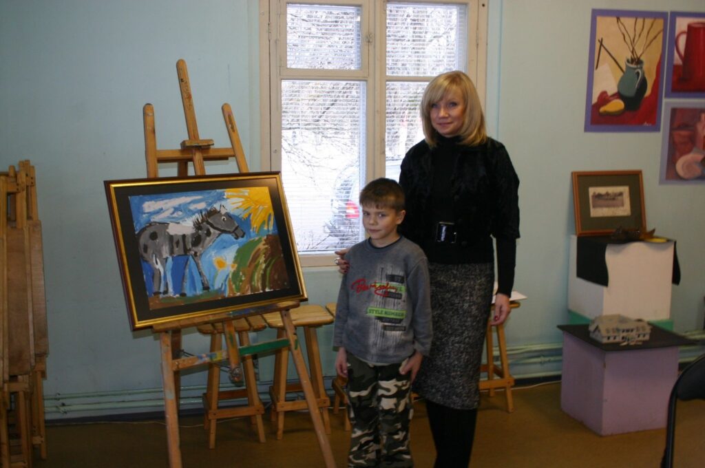 Kad Valkā viesojās Valsts prezidents Valdis Zatlers ar kundzi, kura apmeklēja mākslas skolu, Gunārs Pēteris Niedre, tolaik mācoties 1. kursā, viņai uzdāvināja gleznotu zirgu. 
Autors: Aldis Dubļāns