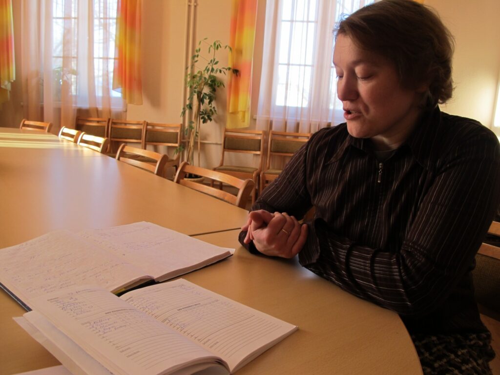 Valkas ģimnāzijas sociālā pedagoģe Ilze Čepanone   ar stundu bastotājiem strādā jau kopš aizvadītā mācību gada. 
Autors: Inga Karpova