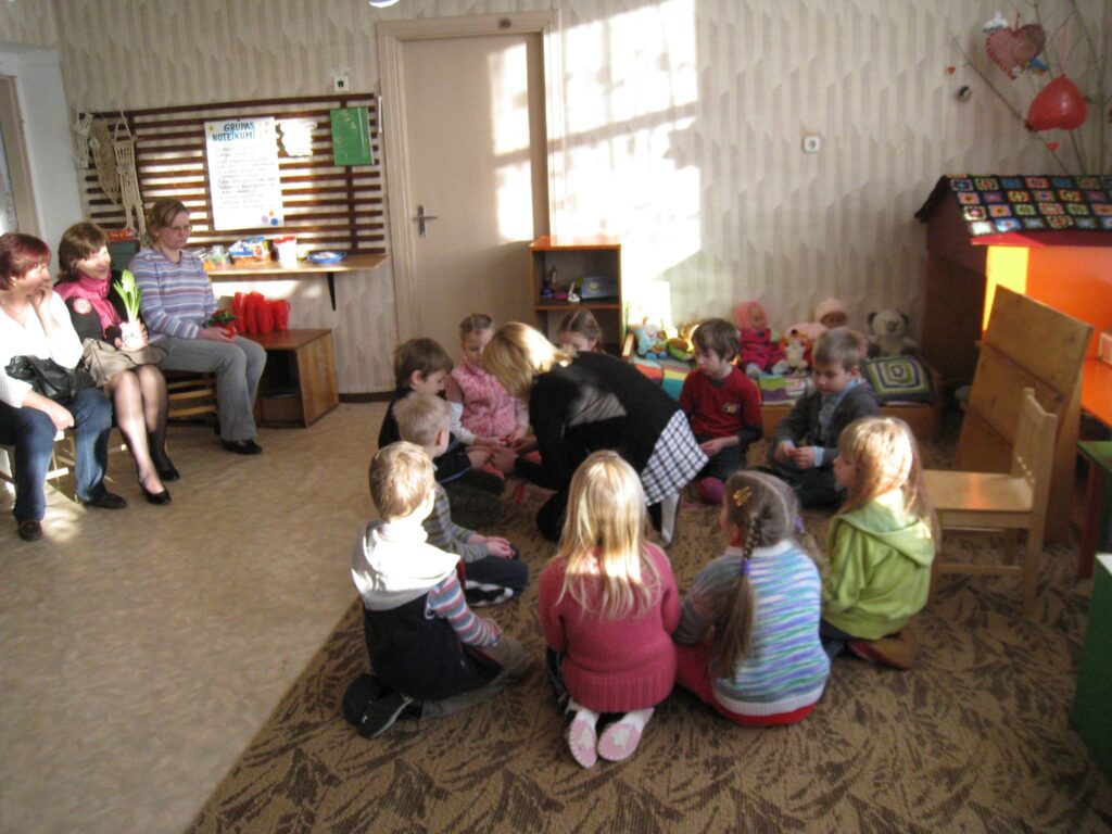 Palsmanes pagasta bērnudārzā ir radīti labi apstākļi, lai sagatavotu bērnus skolai, pēc atklātajās nodarbībās redzētā secina kolēģes no citiem “dārziņiem”.
Autors: No personīgā arhīva