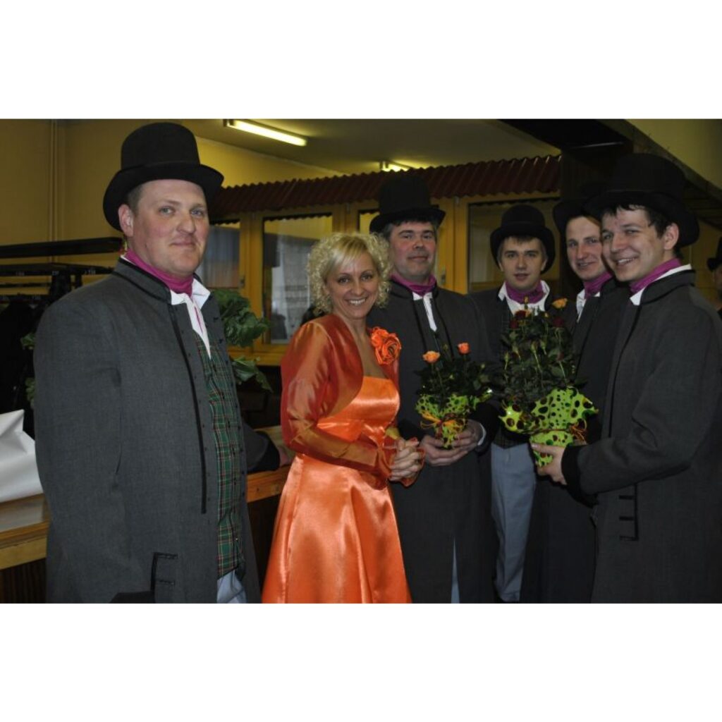 Smiltenes apriņķa (Smiltenes, Strenču un Valkas novada) un Valmieras apriņķa (Ēveles pagasts) tautas deju kolektīvu skate Smiltenē
Autors: Sandra Pētersone