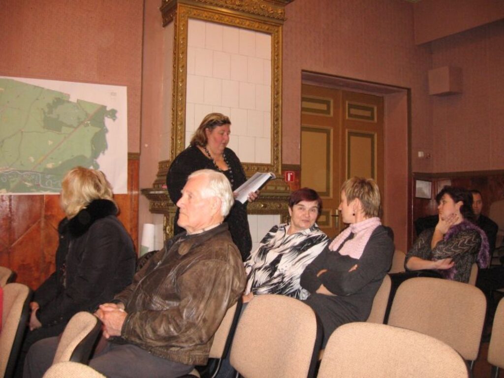 Jērcēnos iedzīvotājus ar teritoriālo plānojumu iepazīstina tā autore Inese Pivare.
Autors: Aivars Zilbers