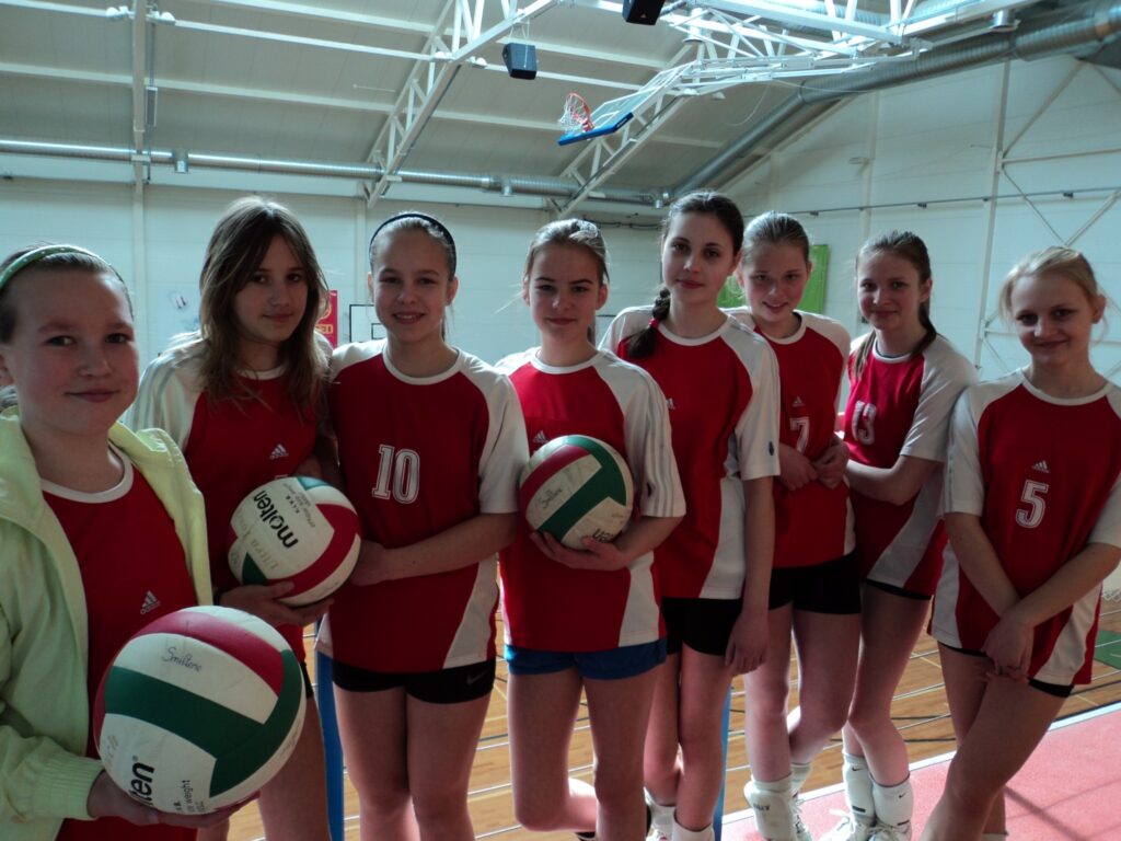 Latvijas Jaunatnes volejbola čempionāta pēdējā, ceturtajā kārtā uzvarēja Smiltenes sporta skolas komanda.
Autors: no personīgā arhīva