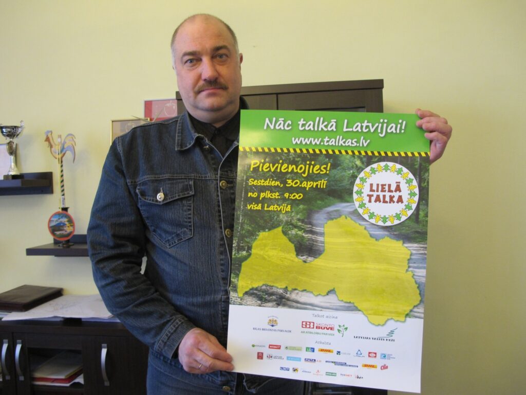  Valkas novada domes izpilddirektors Guntis Bašķis aicina iedzīvotājus atbalstīt Lielās talkas ideju un piedalīties sava novada sakopšanā. 
Autors: Inga Karpova