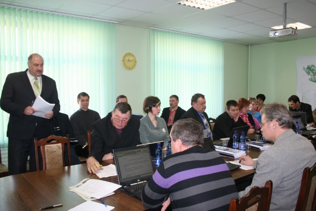  Novada domes izpilddirektoram Guntim Bašķim papildu jau tā daudzajiem pienākumiem klāt nāks arī valdes locekļa darbs SIA “Valkas Namsaimnieks”
Autors: Inga Karpova