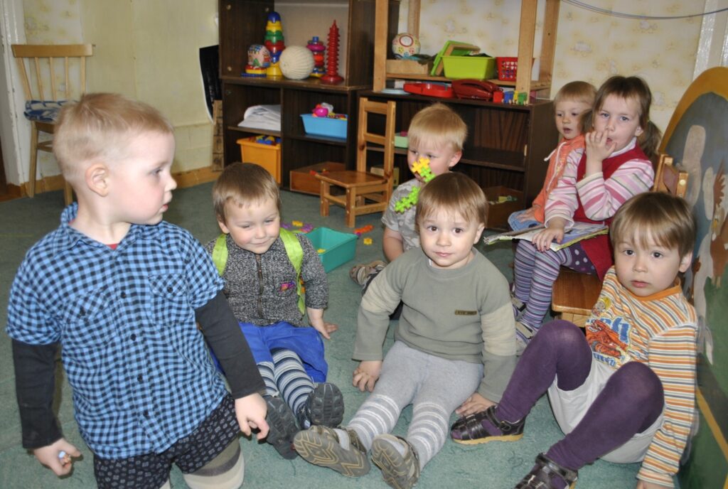 Kamēr jūlijā Strenču bērnudārzs  “Minkāns” (attēlā - jaunākā grupiņa) būs slēgts, vecākiem izglītības iestāde piedāvās iespēju bērnus vest uz filiāli Sedā. 
Autors: Sandra Pētersone