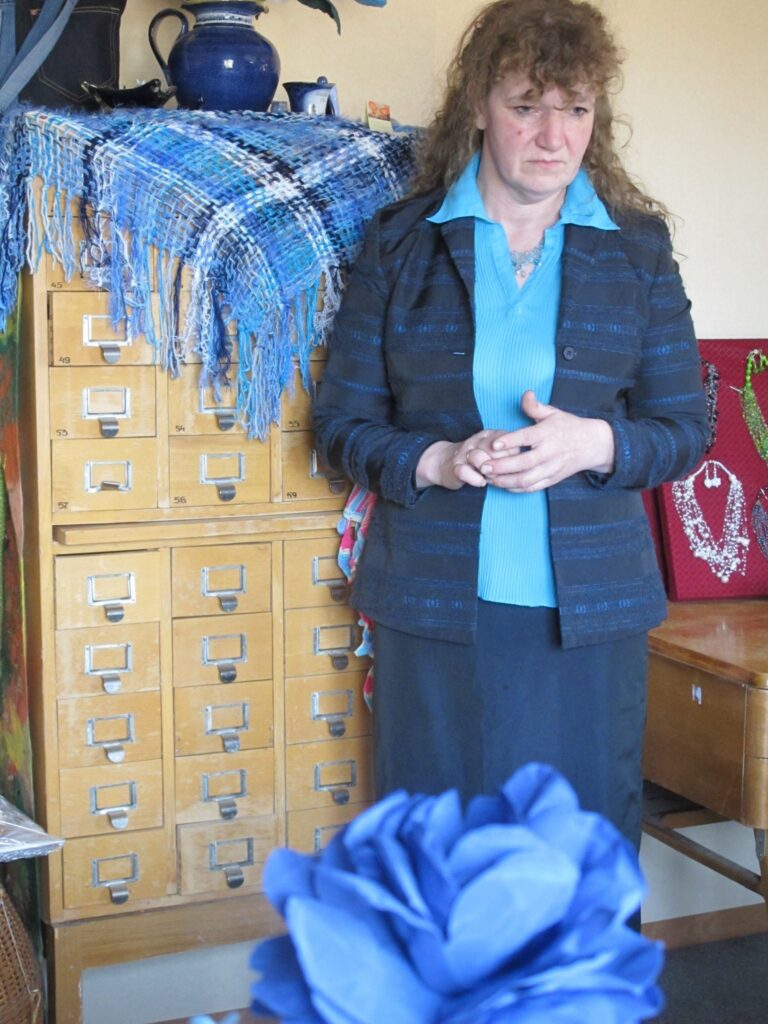 Ēveles pagasta bibliotēkas vadītāja Aelita Punkstiņa aicina ēveliešus, kuriem interesē fotografēšana, izmantot vienreizēju iespēju – piedalīties foto plenērā. 
Autors: Inga Karpova