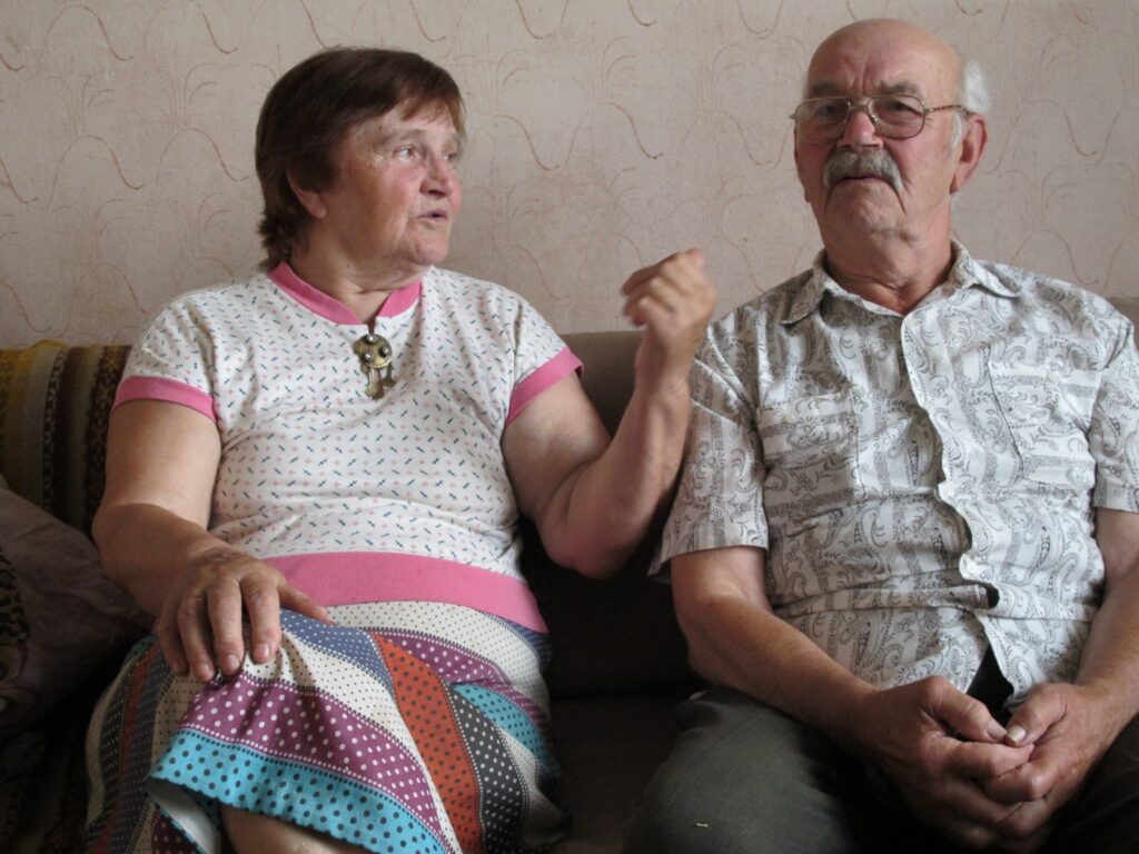 Ērģemieši Ausma un Eduards Kronbergi ikvienu pārsteidz ar dzīves prieku, humora dzirksti, saticību un mīlestību. 
Autors: Ingūna Johansone