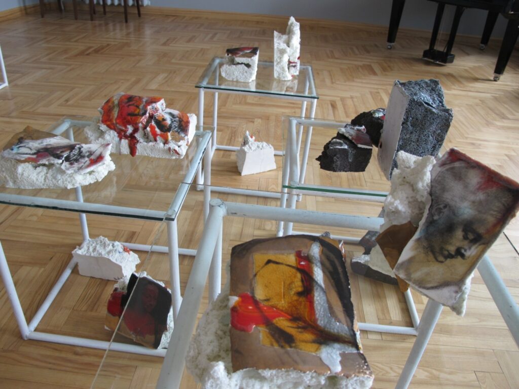 Andra Vēža darbi rāda porcelāna neierobežoti lielo daudzveidību.
Autors: Aldis Dubļāns