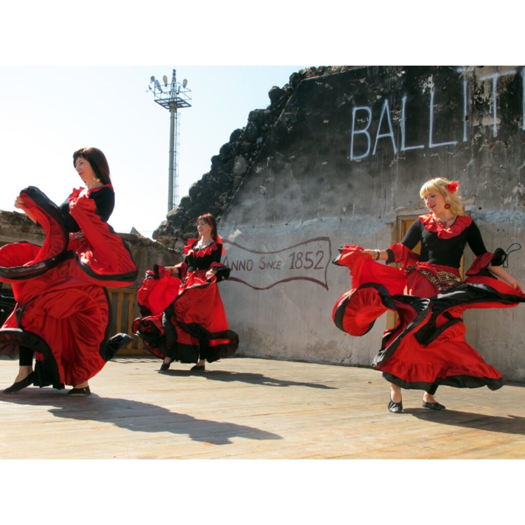 Labdarības koncerts Vijciemā, kurā piedalījās Valkas, Smiltenes un Strenču novada pašdarbnieki, lai vāktu līdzekļus Vijciema tautas nama atjaunošanai. plašāka publikācija par to otrdienas 