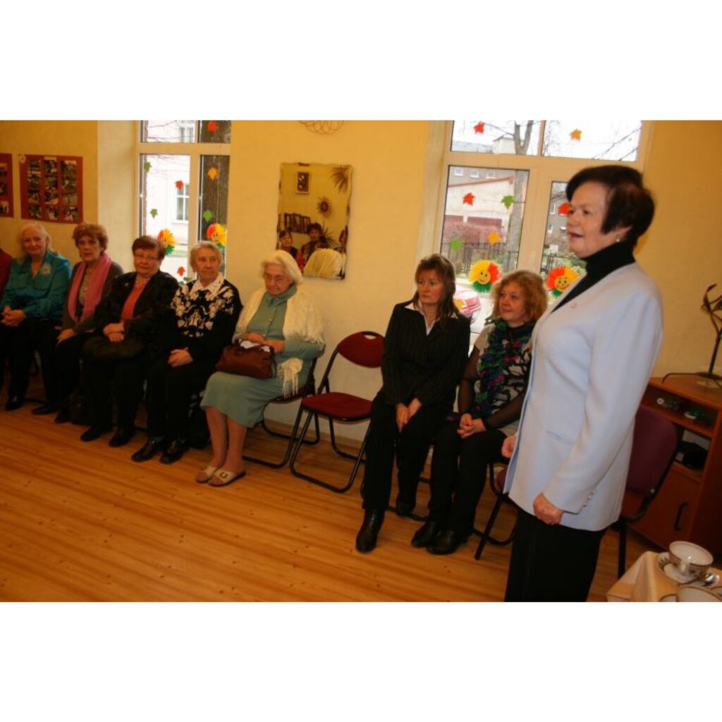 Šodien Latvijas Sarkanā Krusta Valkas komitejā notika svētku pasākums vientuļiem un veciem cilvēkiem kafijas izplatītājfirmas  “Merrild Kaffe” labdarības akcijas “Mēs jūs atceramies” ietvaros.
Akcija tiek rīkota sadarbībā ar Sarkano...
Autors: Aivars Zilbers