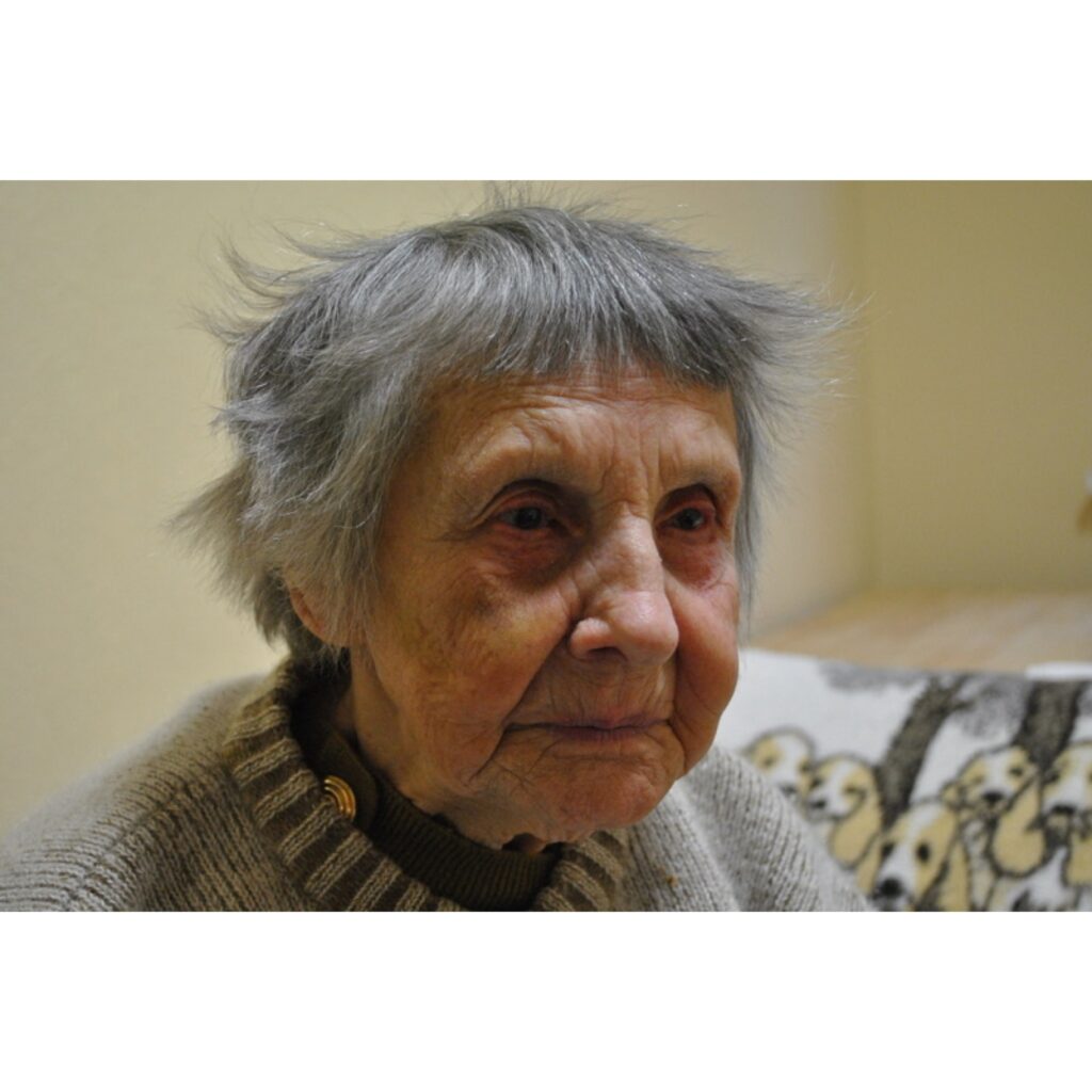 Par tradīciju kļuvusi  Smiltenes bērnudārza “Pīlādzītis” audzēkņu un pedagogu, kā arī Latvijas Sarkanā Krusta (LSK) Smiltenes nodaļas ciemošanās SIA 