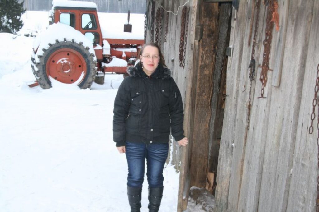 Valkas pagasta “Vanagu” māju iedzīvotāja Sanita Vilka stāsta, ka sētā ir vairākas saimniecības ēkas, ne tikai šķūnītis, bet laukos katrs zaudēts lats rada rūpes.
Autors: Aivars Zilbers