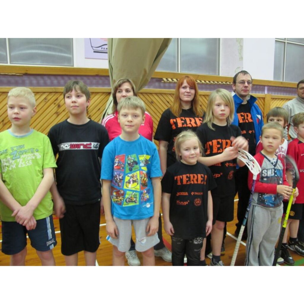 Valkas pamatskolas sporta dienā skolēni sporto kopā ar vecākiem un pedagogiem.
Autors: Inga Karpova korespondente