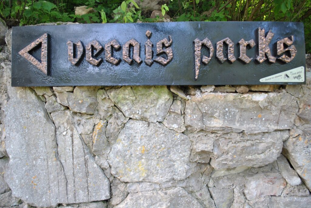 Smiltenieši atjaunoto plāksni jau ir ievērojuši. Ir skaisti, atzīst aptaujātie jaunieši.
Autors: Sandra Pētersone