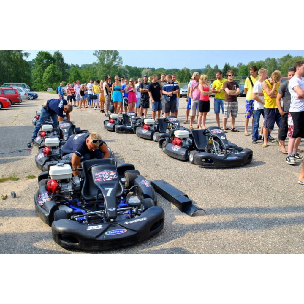 Vakar Smiltenē aizvadīts Red Bull Kart Fight atlases posms, kurš pulcēja 272 dalībniekus. Uz amatieru kartinga čempionāta Latvijas finālu no Smiltenes dosies Edgars Tralla un Kristaps Purmalis.
Autors: Santa Sinka korespondente