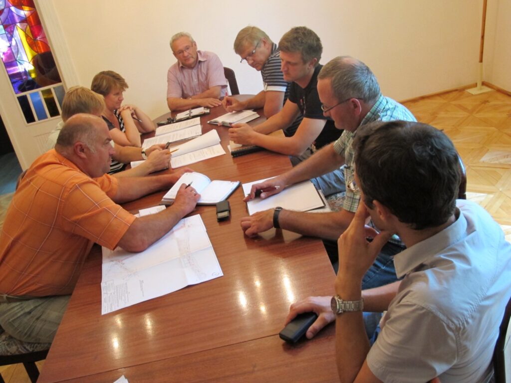 Novada domē notika pirmā darba grupas sanāksme.
Autors: Inguna Medne