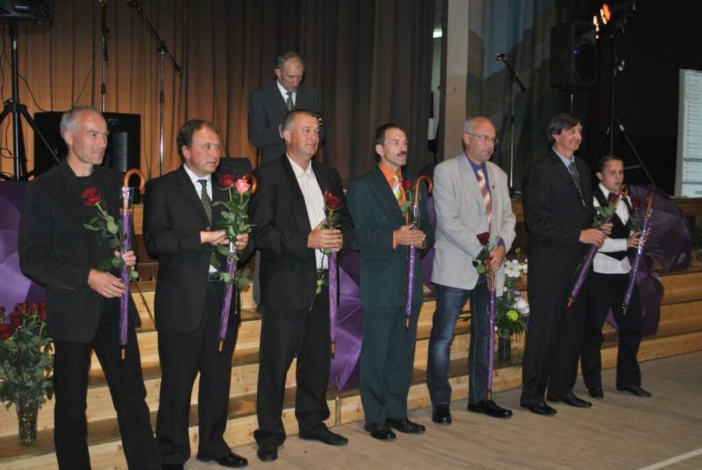 Sestdien 10 gadus svinēja Smiltenes bērnu un jaunatnes sporta skola. Apsveikumus saņēma skolas treneri (attēlā), vadība un arī vairāki absolventi un audzēkņi.
Autors: Sandra Pētersone