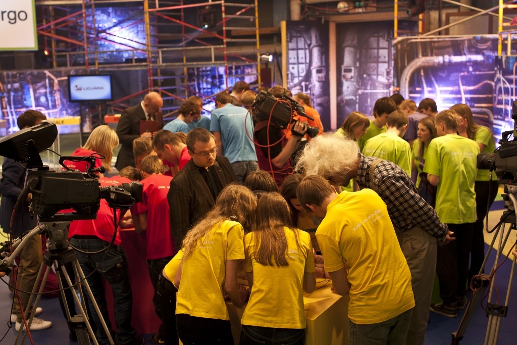 Autors: PUBLICITĀTES