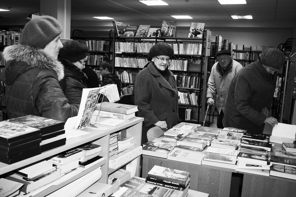 Bibliotēka ar apmeklētājiem piepildījās jau pasākuma sākumā.                  

Autors: FOTO: AIVARS ZILBERS