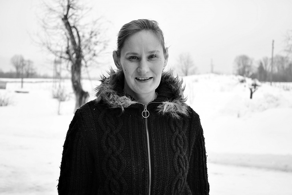 Blomes pagasta “Sproģos” gulbim klājas labi. Lai arī rūpes par putnu uzņēmušies cilvēki, viņš jūtas neatkarīgs.                                                               

Autors:  FOTO: SANTA SINKA