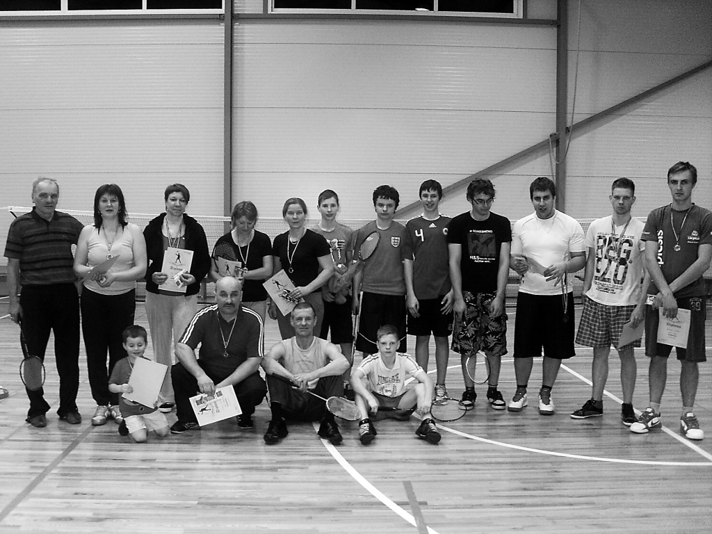 Pirmajā pagasta badmintona čempionātā spēlēja 16 dalībnieku.   
Autors: FOTO: Mārīte Kalniņa