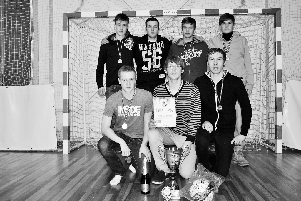 Smiltenes novada čempionātā futzālā uzvarēja komanda “Smiltenes CSKA”., kurā spēlē  futbolisti ar pieredzi augsta līmeņa sacensībās. 
       
Autors: FOTO: SANDRA PĒTERSONE