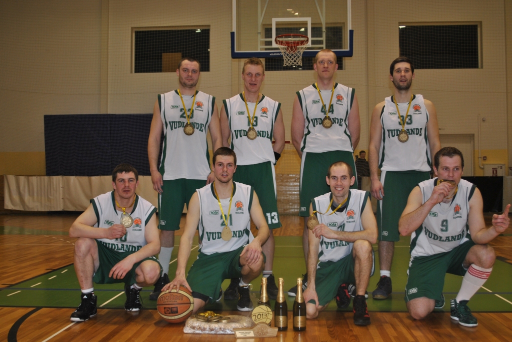 Pirmo vietu Smiltenes novada atklātajā čempionātā basketbolā izcīnīja komanda “Vudlande”
Autors: SANDRA PĒTERSONE