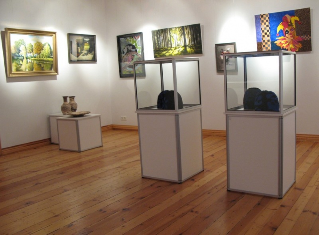 Autors: PUBLICITĀTES