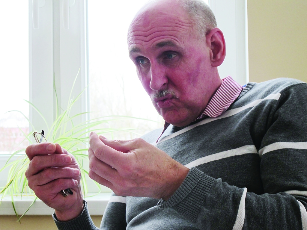 J. Ziemeļnieka Strenču tautas teātra režisors Andris Liepiņš gatavo sava radošā kolektīva piecu aizvadīto gadu pārskatu.                                                                                                                                                                

Autors:  ALDIS DUBĻĀNS
