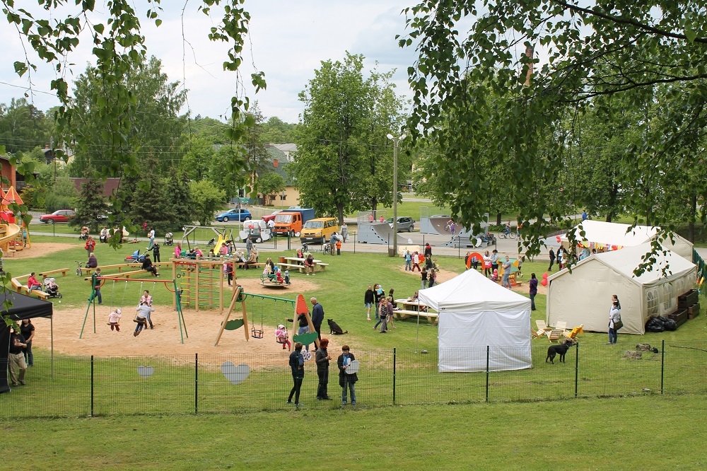 Autors: PUBLICITĀTES