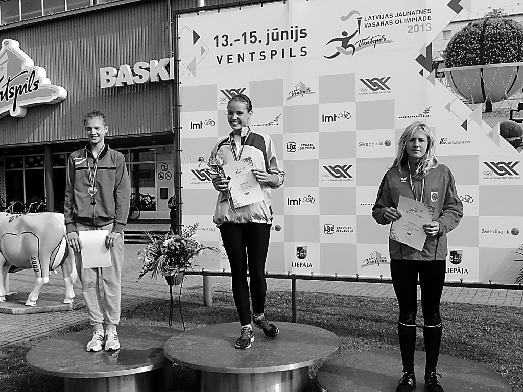 Linda Puriņa (no labās) šo olimpiādi atcerēsies ar divām medaļām.                                                    
Autors:  GUNTARS MARKSS