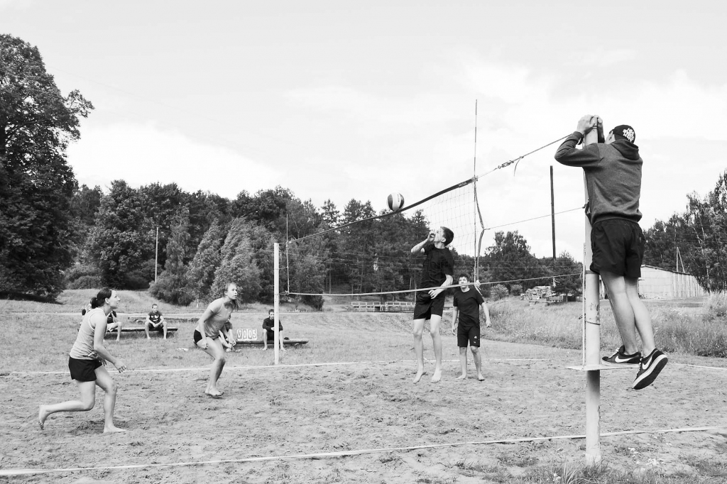 Finālcīņā par 3. vietu “Mario” (Toms Gailis un Kristers Zalužinskis) uzvarēja vienīgo meiteņu komandu “Maiklu”(Simona Mamatkulova un Dace Tuvikene).                                                                                     
Autors: LAURA KUBLIŅA