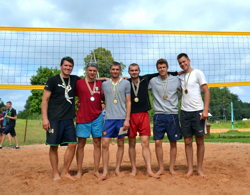  No labās M. Krams, A. Kazaks, J. Jermacāns, R. Bukšs, S. Kozlovs, J. Paulītis
Autors: Laura Kubliņa