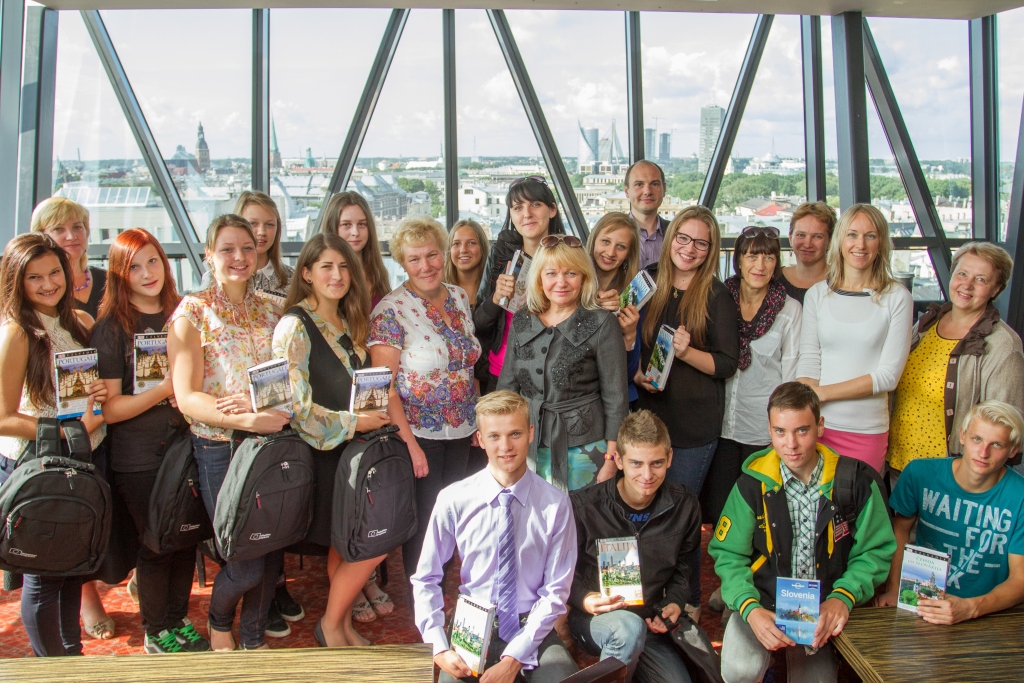 Smiltenes ģimnāziju projektā pārstāv Ausma Cīrulniece, Linda Krasovska (seminārā nepiedalījās) un, Roberts Kazainis.
Autors: no personīgā arhīva