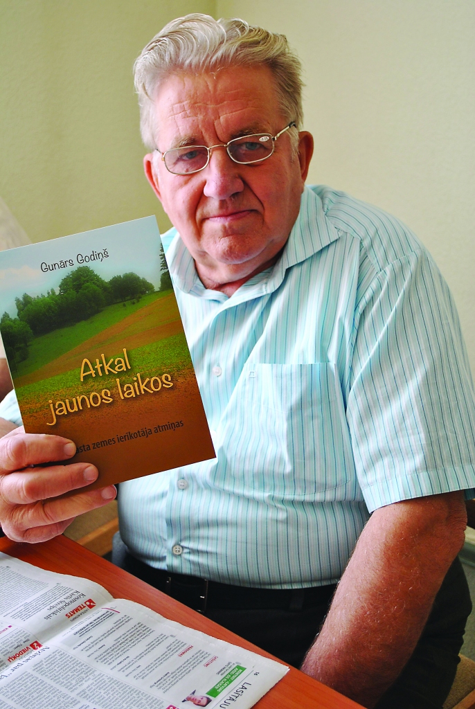 Vienu savas grāmatas eksemplāru Gunārs Godiņš uzdāvinājis Smiltenes pilsētas bibliotēkai.                                                               

Autors:  SANDRA PĒTERSONE